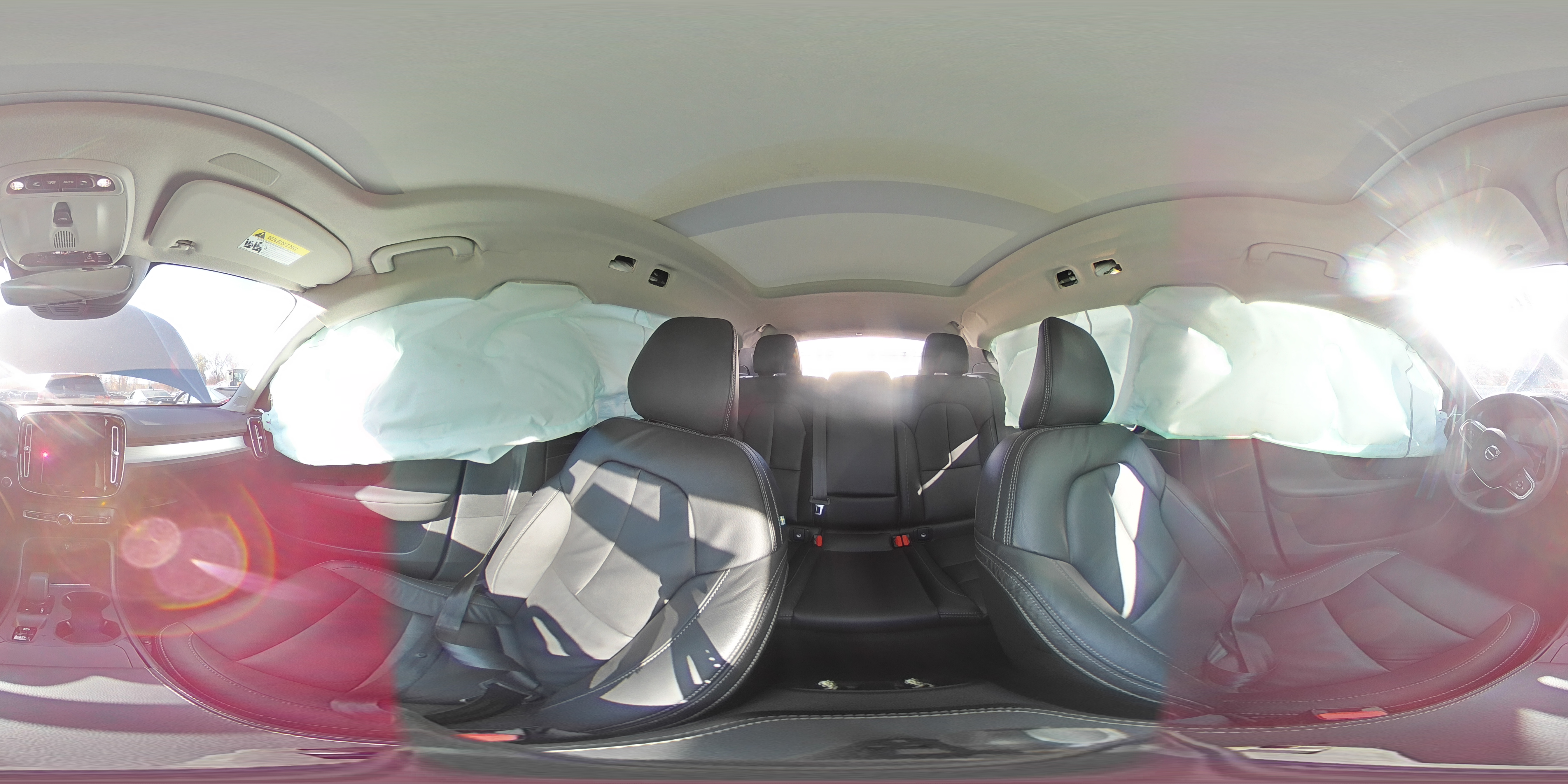 2022 Volvo XC40 - Image 16
