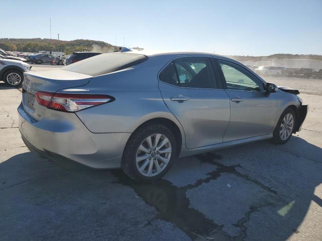  TOYOTA CAMRY 2020 Srebrny