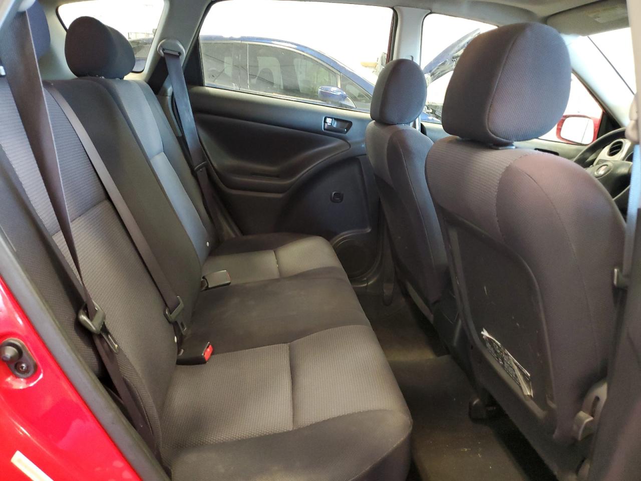 2005 Pontiac Vibe - Image 10