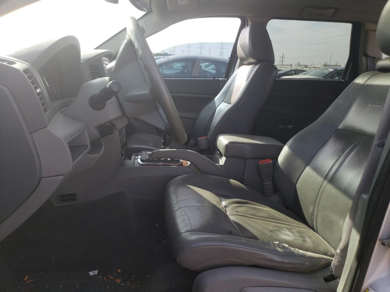 2007 Jeep Grand Cherokee - Image 7