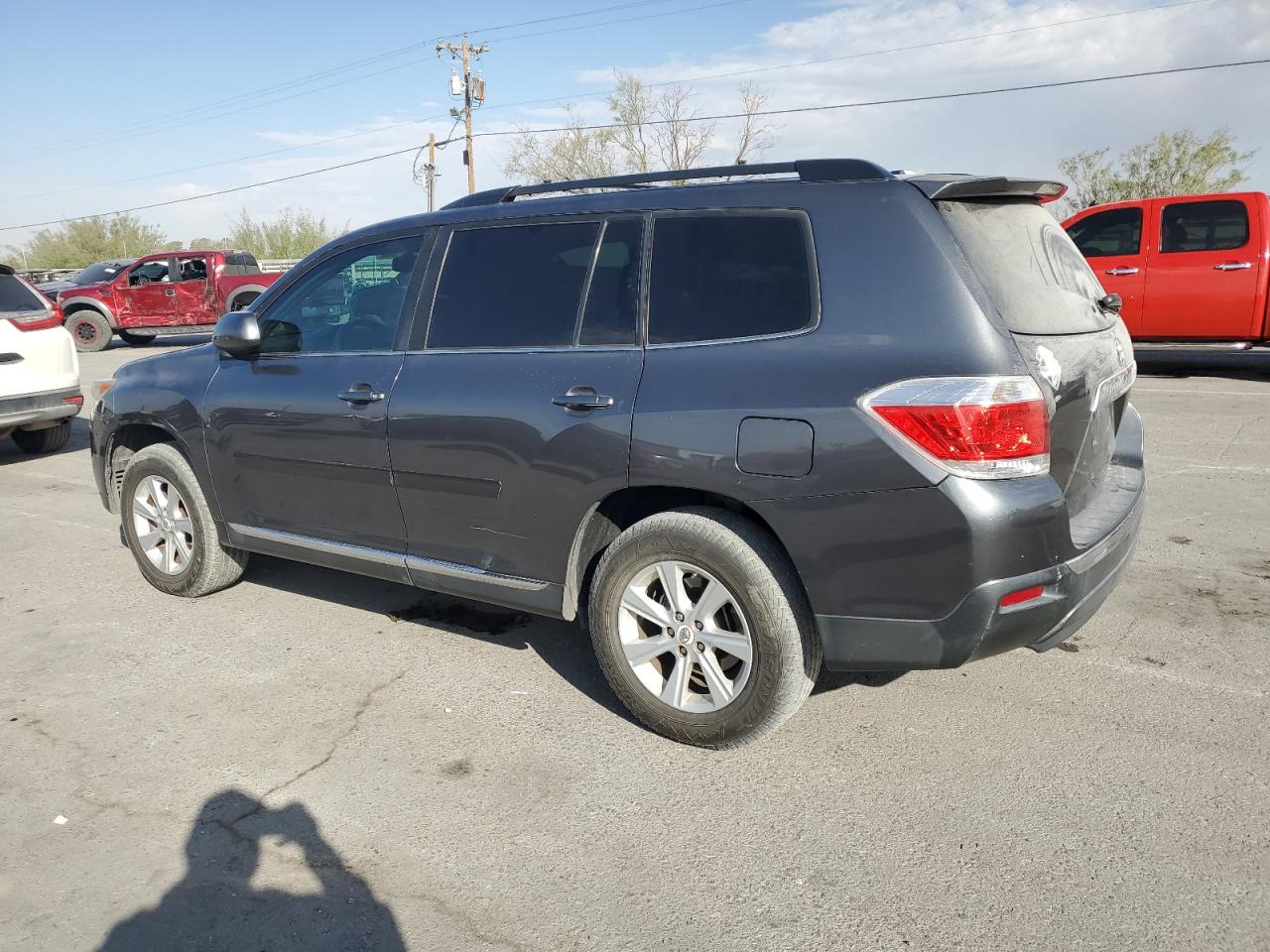 2011 Toyota Highlander - Image 2