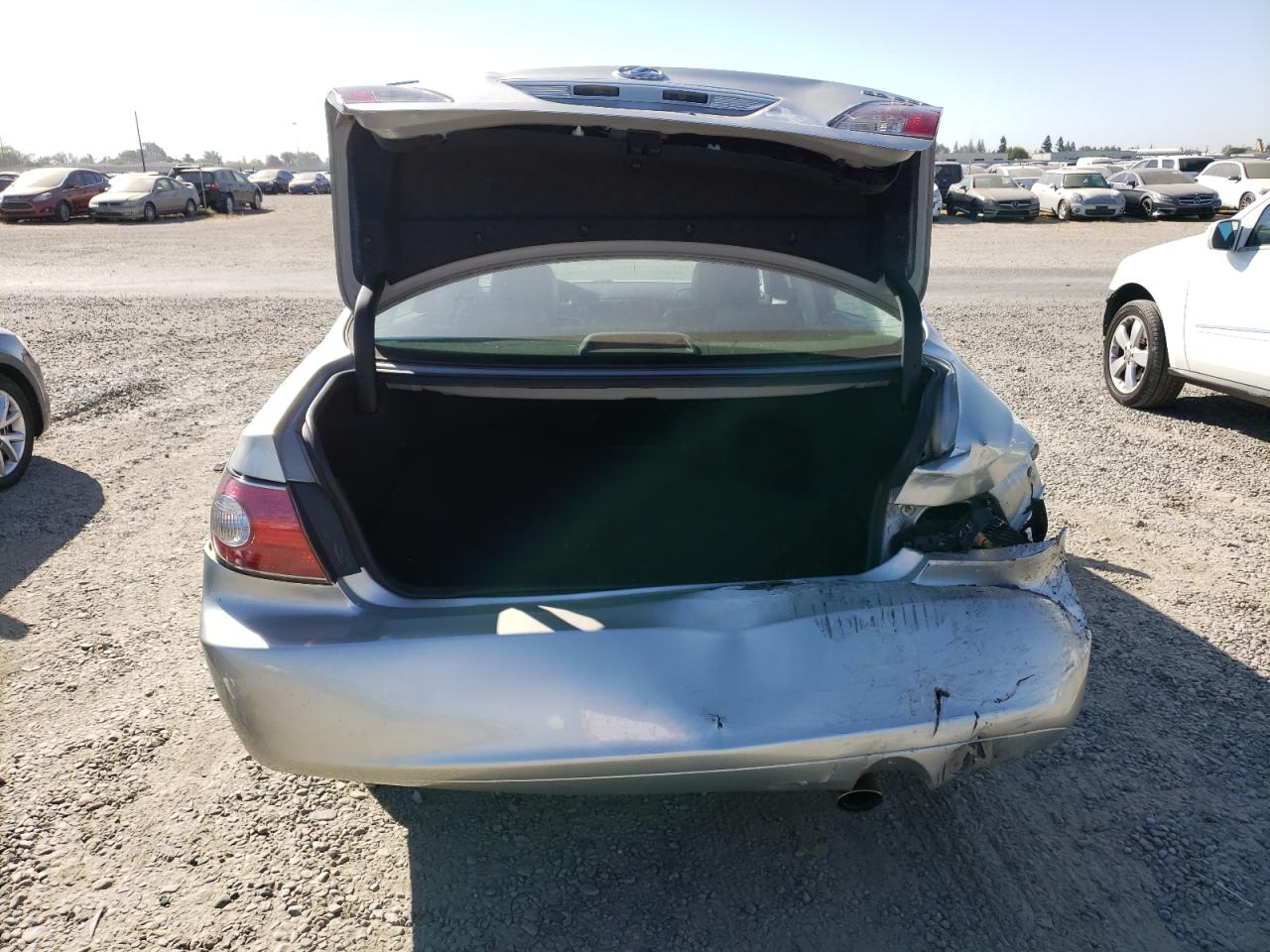 2004 Lexus Es 330 VIN: JTHBA30G945043960 Lot: 74113624