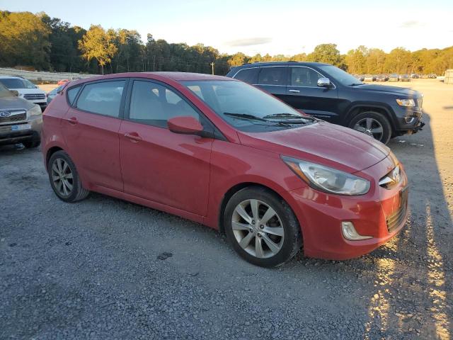  HYUNDAI ACCENT 2012 Красный