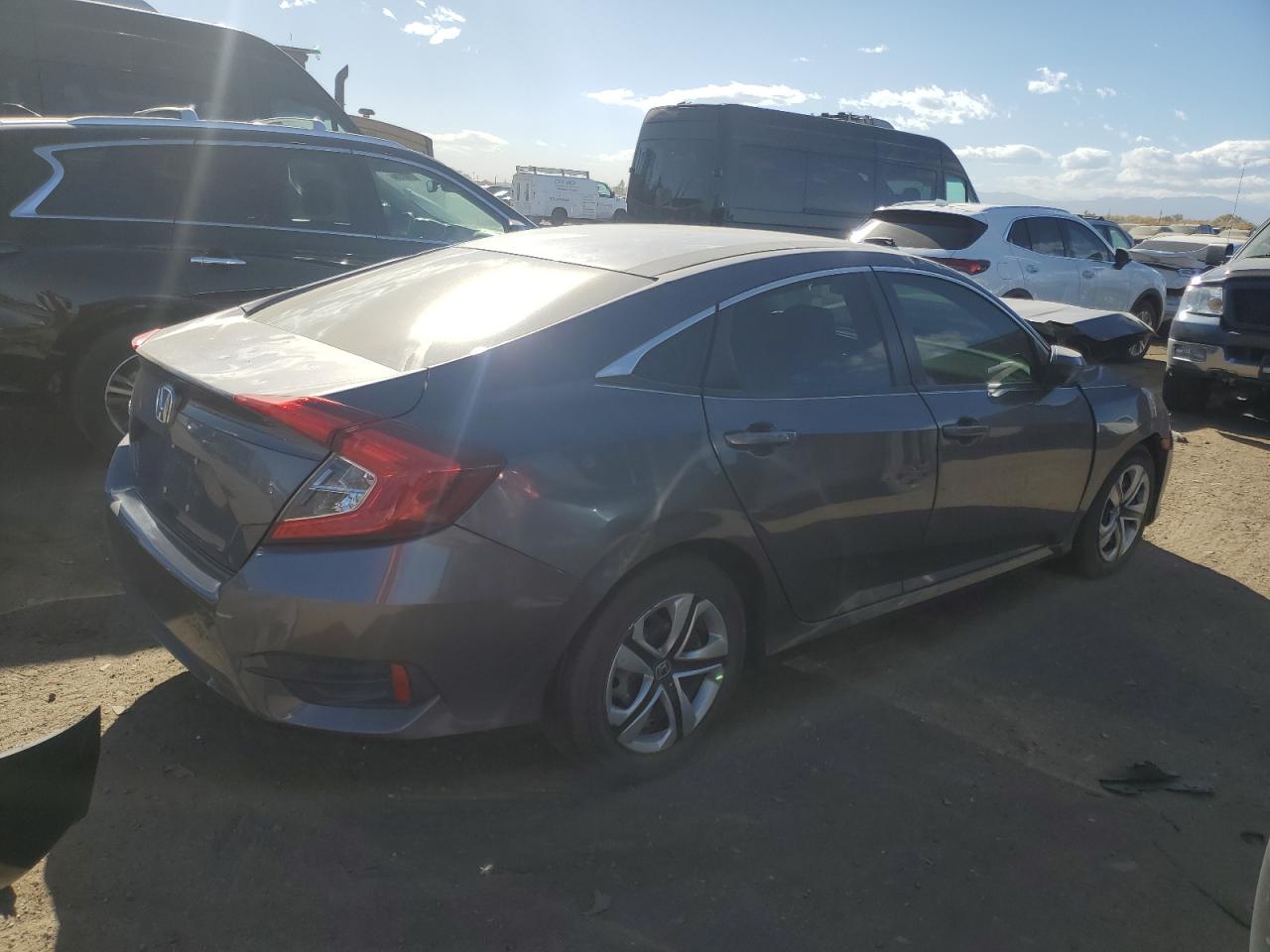 2HGFC2F55JH568033 2018 Honda Civic Lx