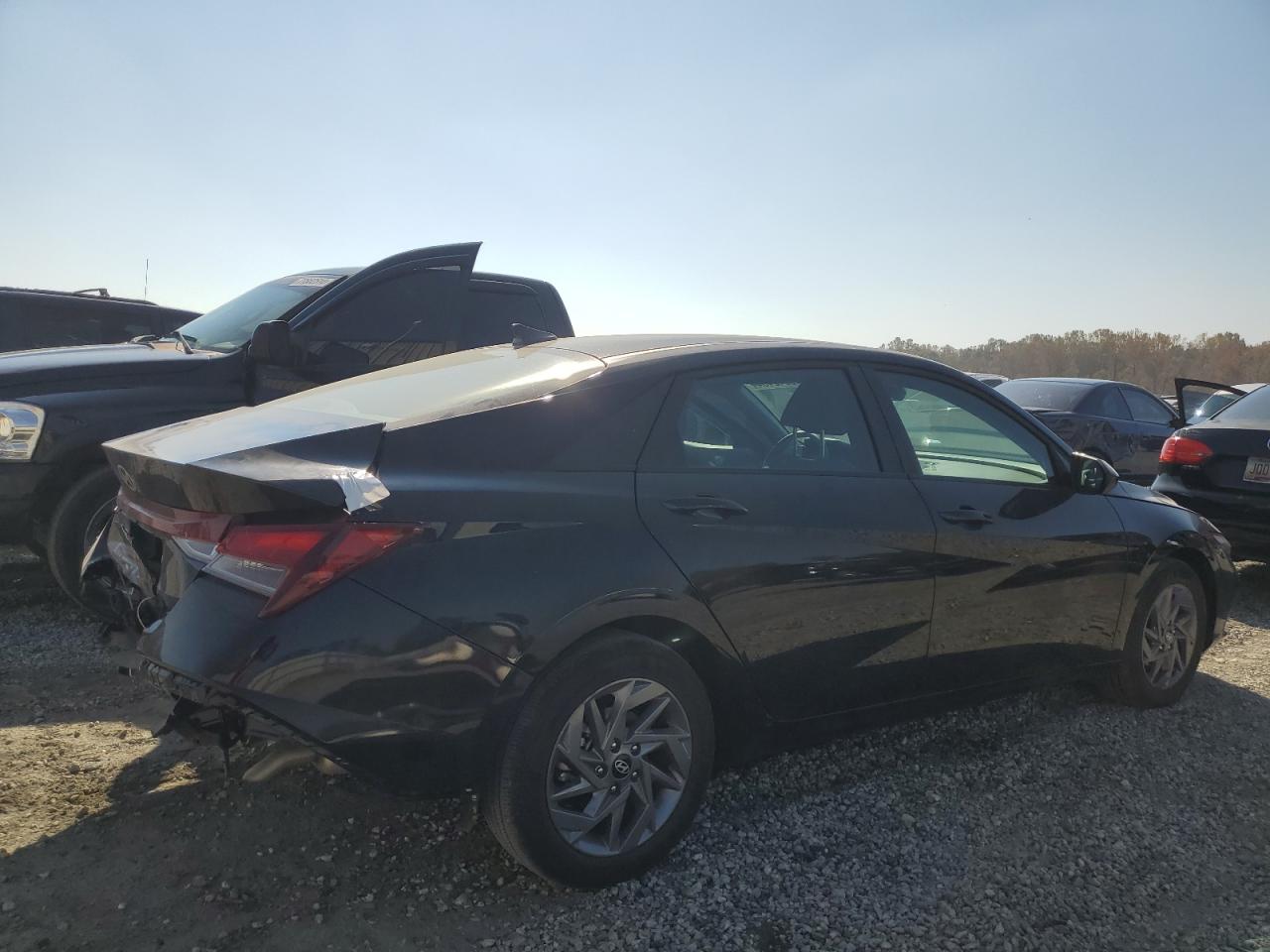 2024 Hyundai Elantra - Image 3
