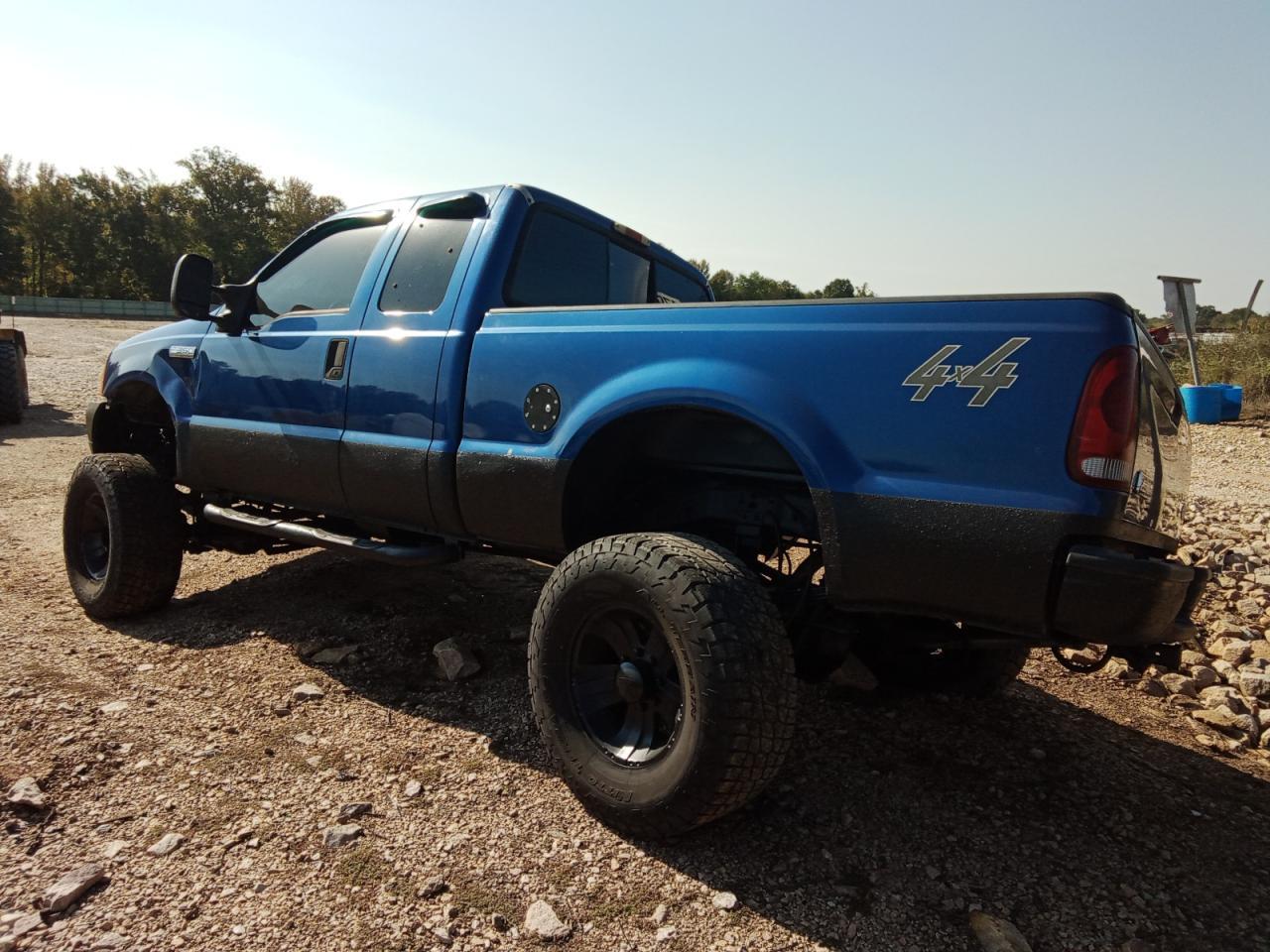 2001 Ford F350 - Image 2