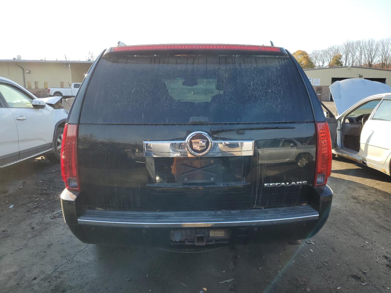 1GYFK638X7R411026 2007 Cadillac Escalade Luxury