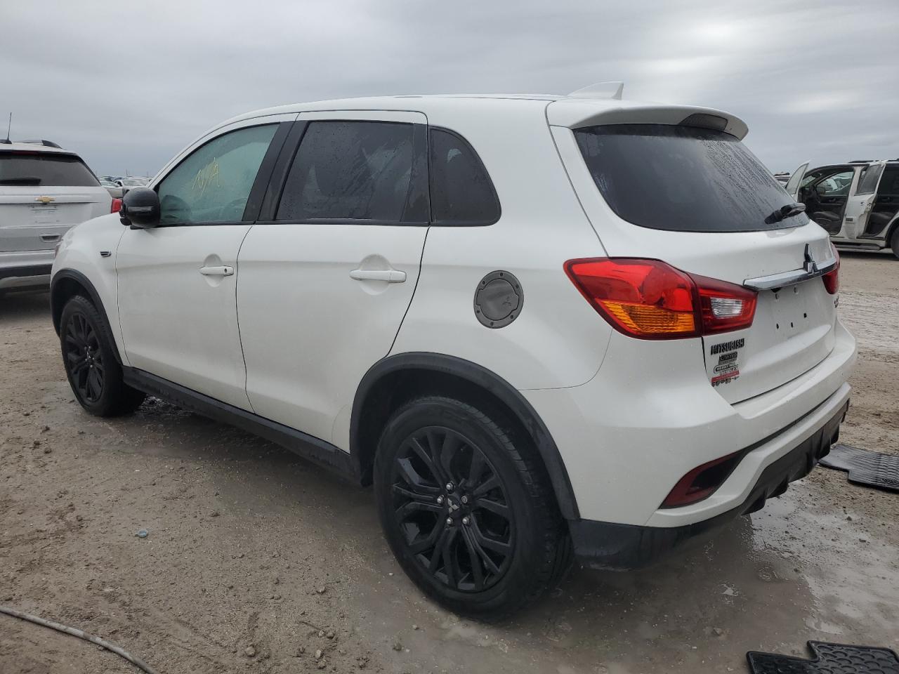 JA4AR3AU4KU024238 2019 MITSUBISHI OUTLANDER - Image 2
