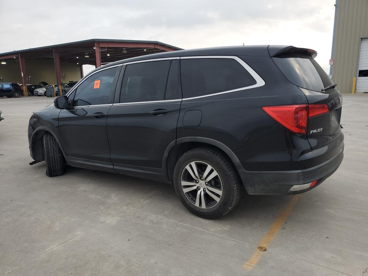 2016 Honda Pilot - Image 2