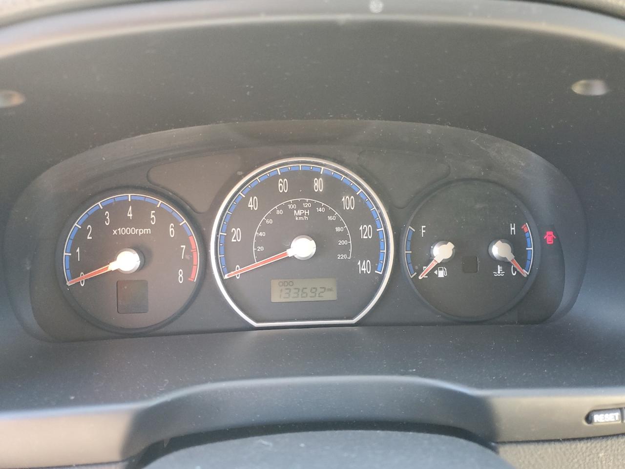 2008 Hyundai Santa Fe - Image 9