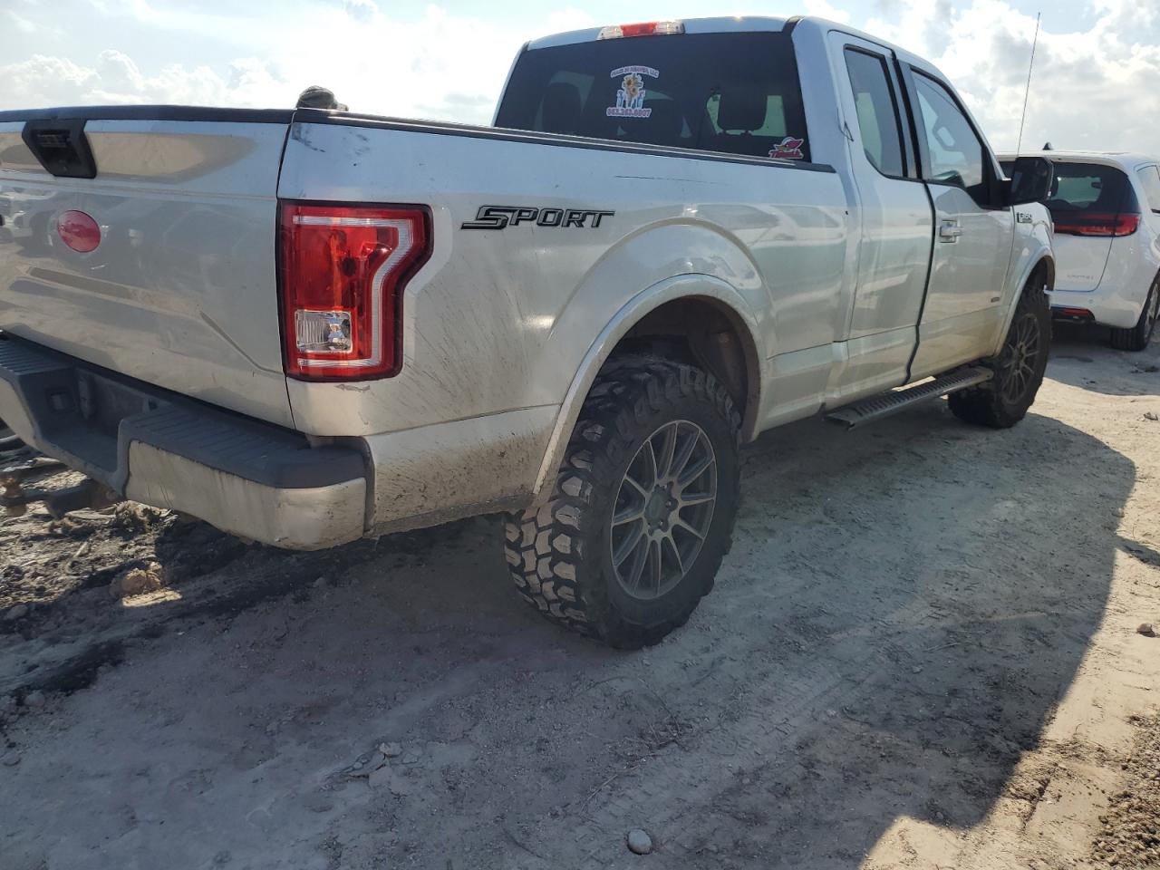 2015 Ford F-150 - Image 3