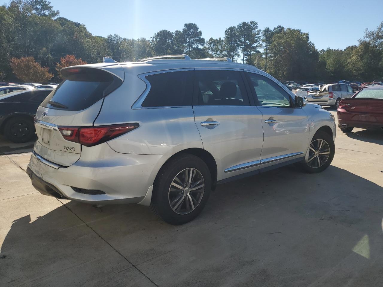 2020 Infiniti QX60 - Image 3