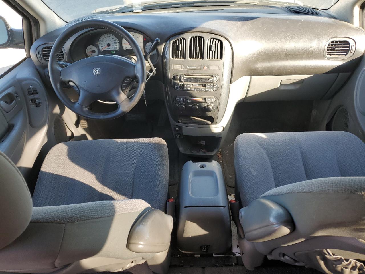 2005 Dodge Caravan - Image 8