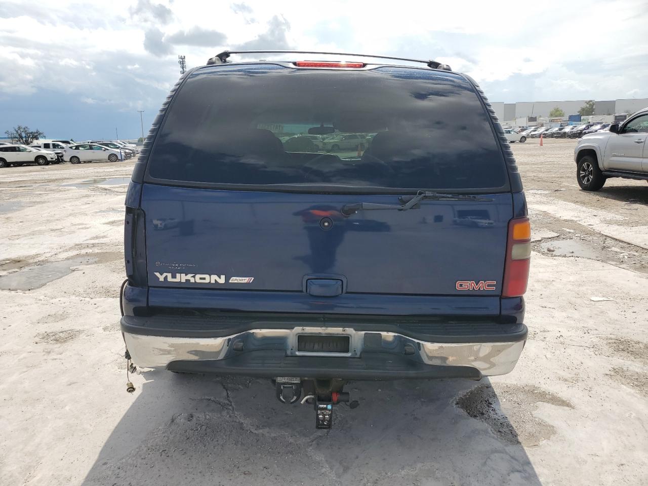 2002 GMC Yukon - Image 6