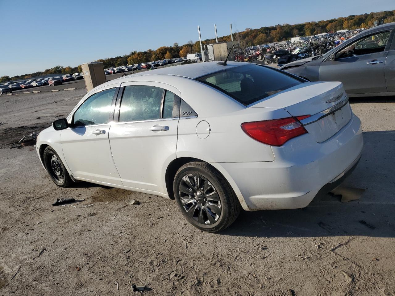2014 Chrysler 200 - Image 2