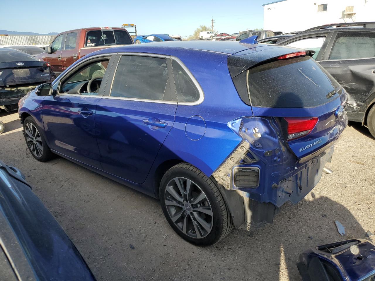 2020 Hyundai Elantra - Image 2