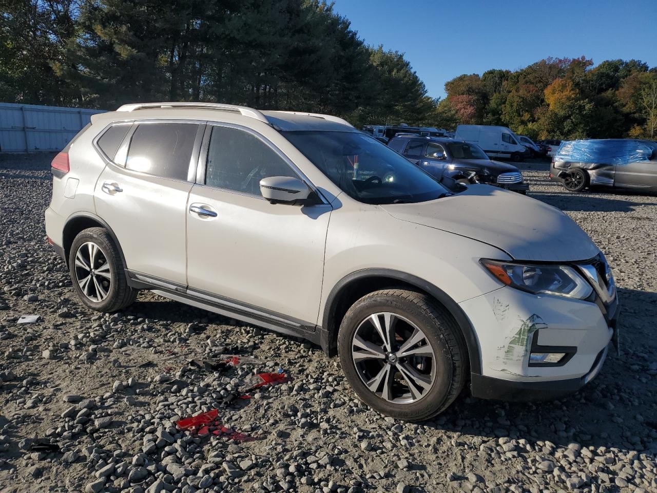 2017 Nissan Rogue - Image 4