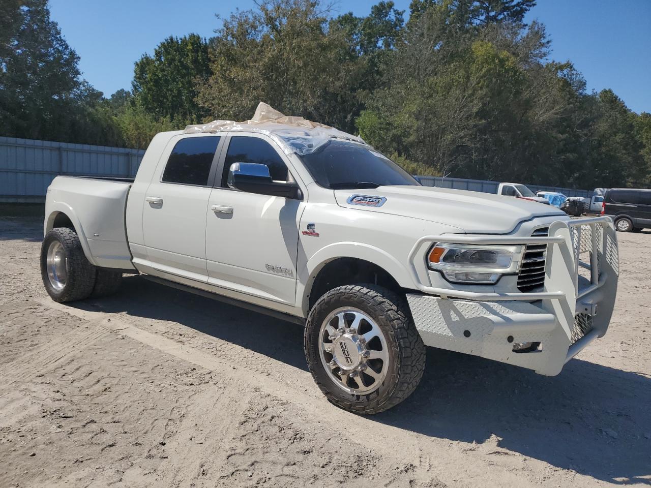 2019 RAM 3500 - Image 4