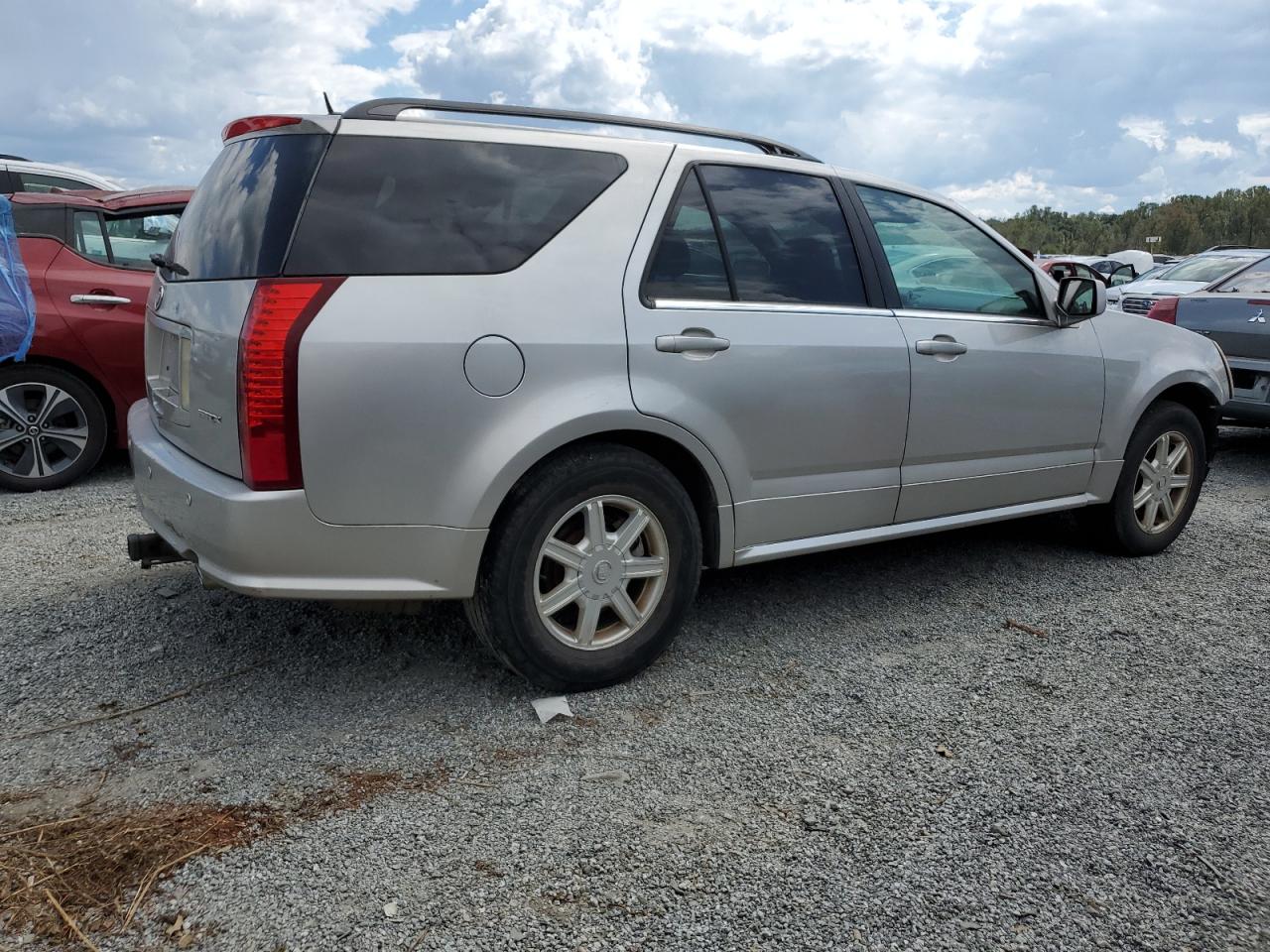 2005 Cadillac SRX - Image 3
