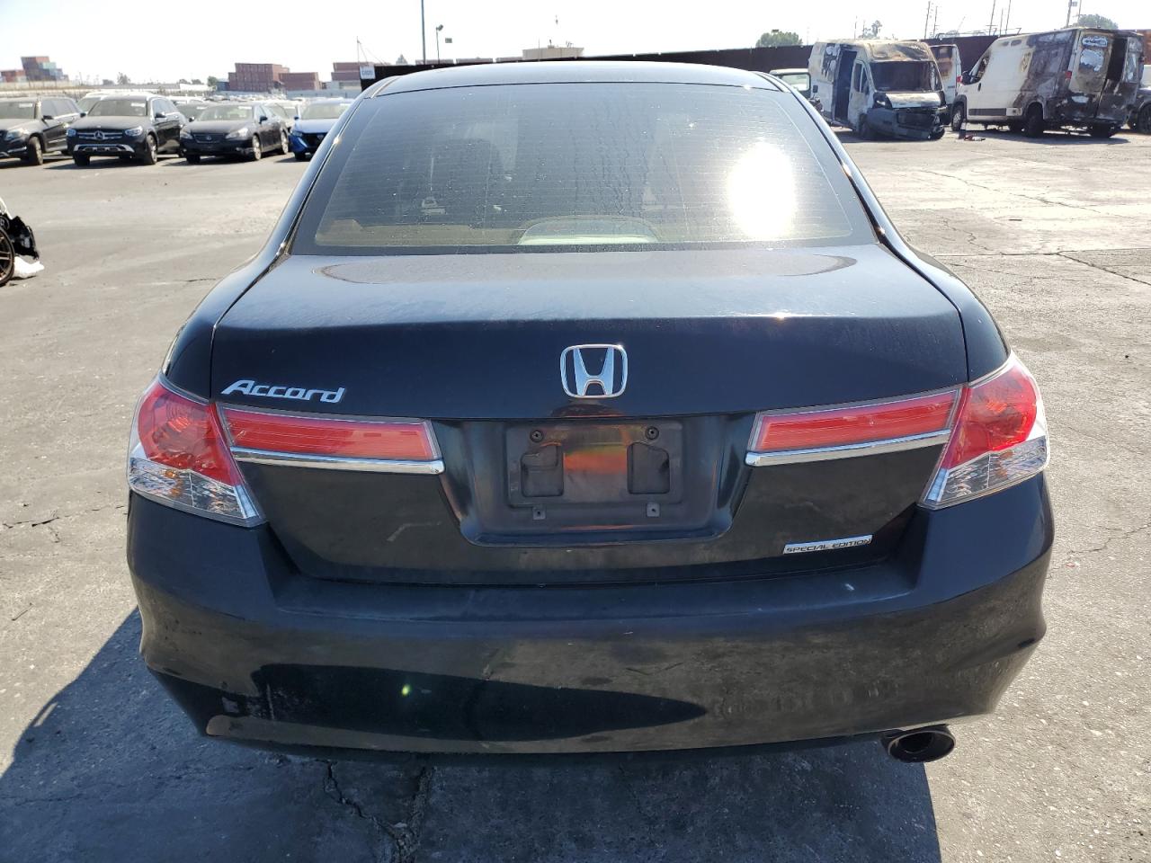 2011 Honda Accord Se VIN: 1HGCP2F64BA064010 Lot: 75089594