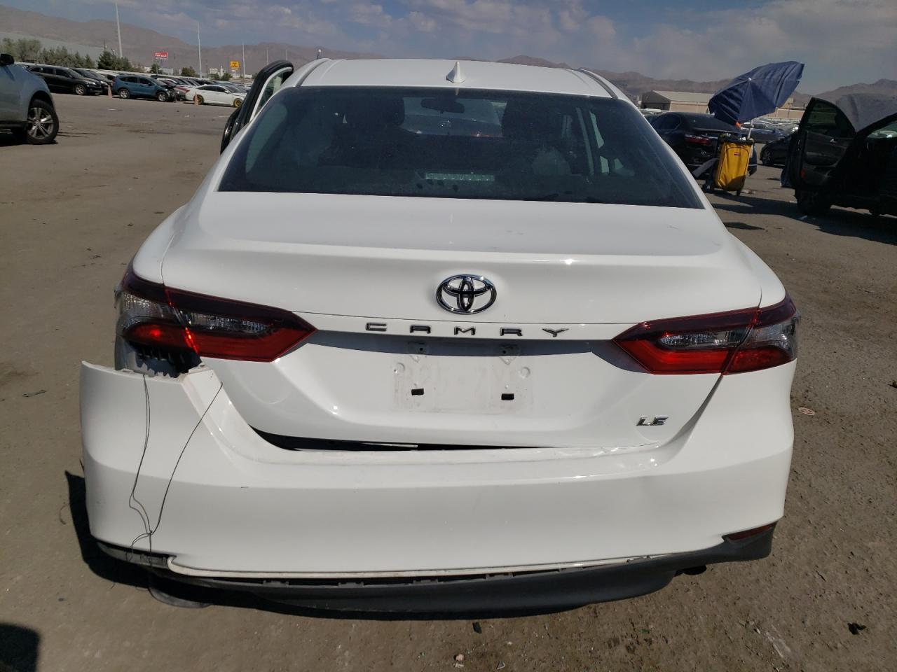 4T1C11AK7NU663822 2022 Toyota Camry Le