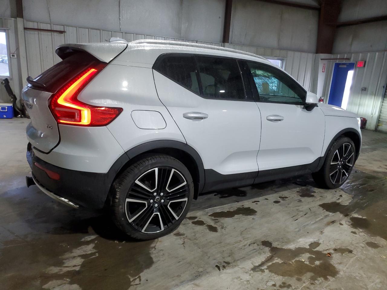 2020 Volvo XC40 - Image 3