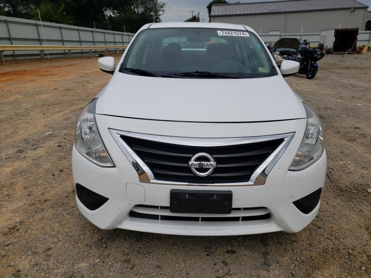 2018 Nissan Versa - Image 5