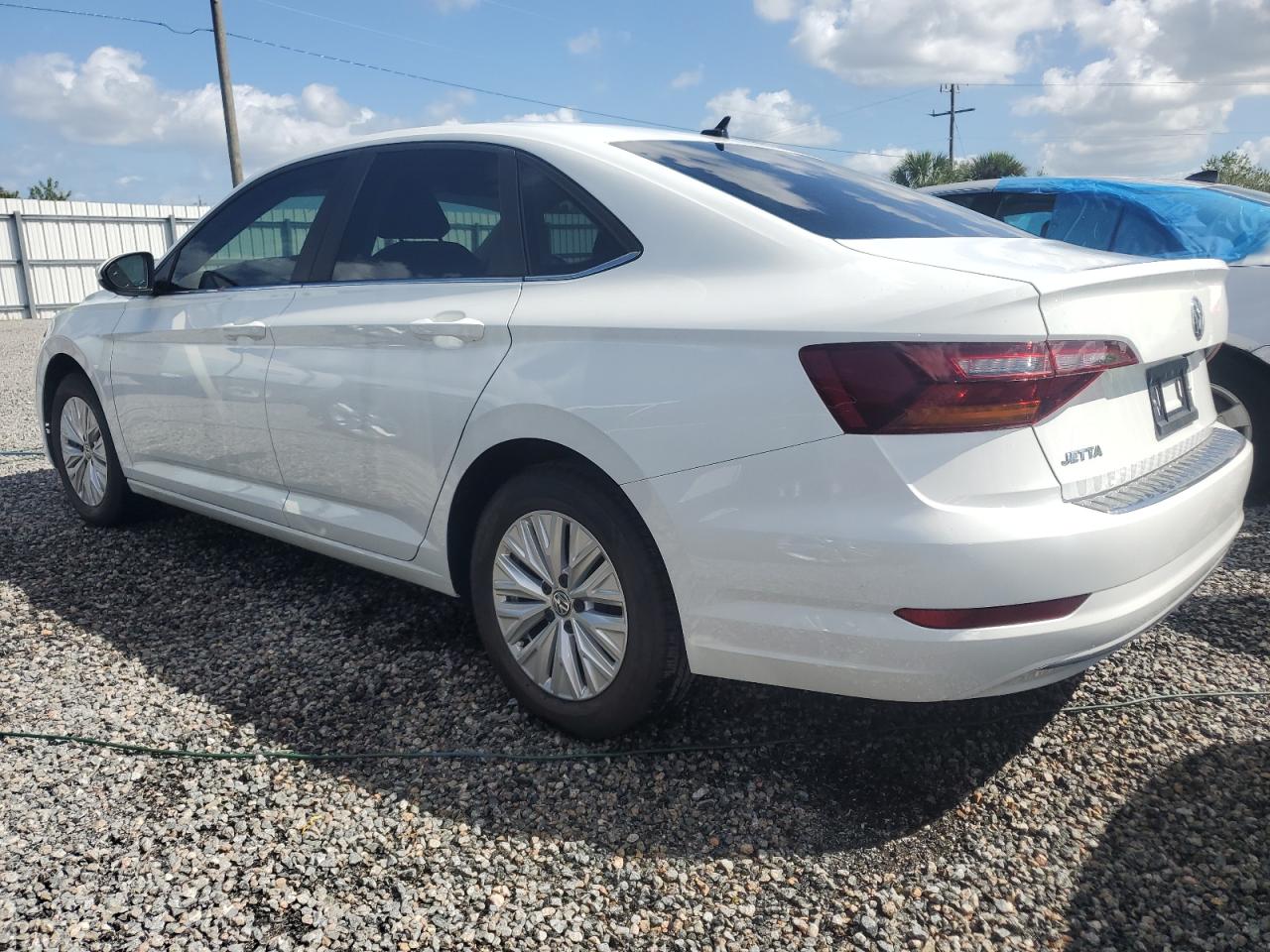 2019 Volkswagen Jetta - Image 2