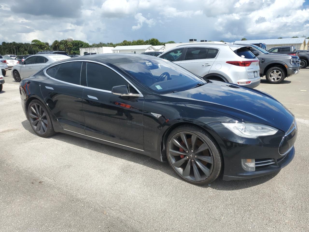 VIN 5YJSA1H25EFP66090 2014 TESLA MODEL S no.4