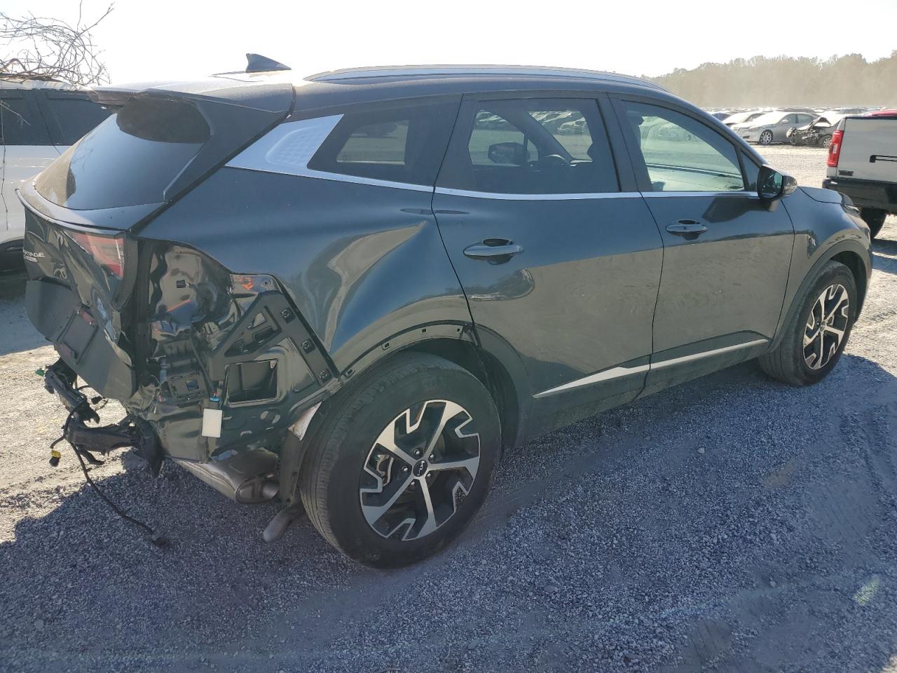 2023 Kia Sportage - Image 3