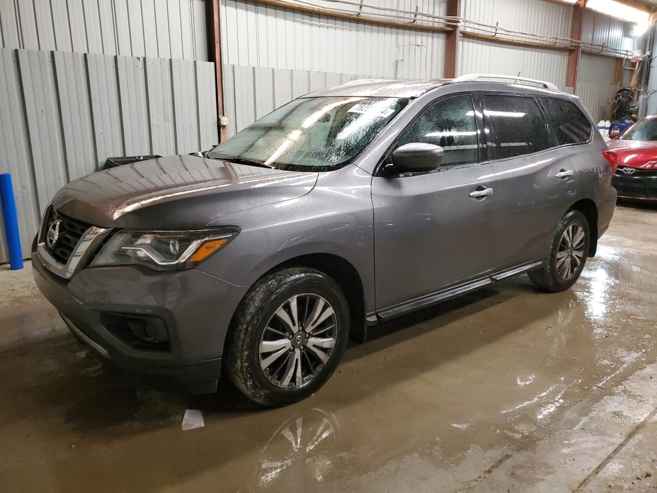2017 Nissan Pathfinder - Image 1