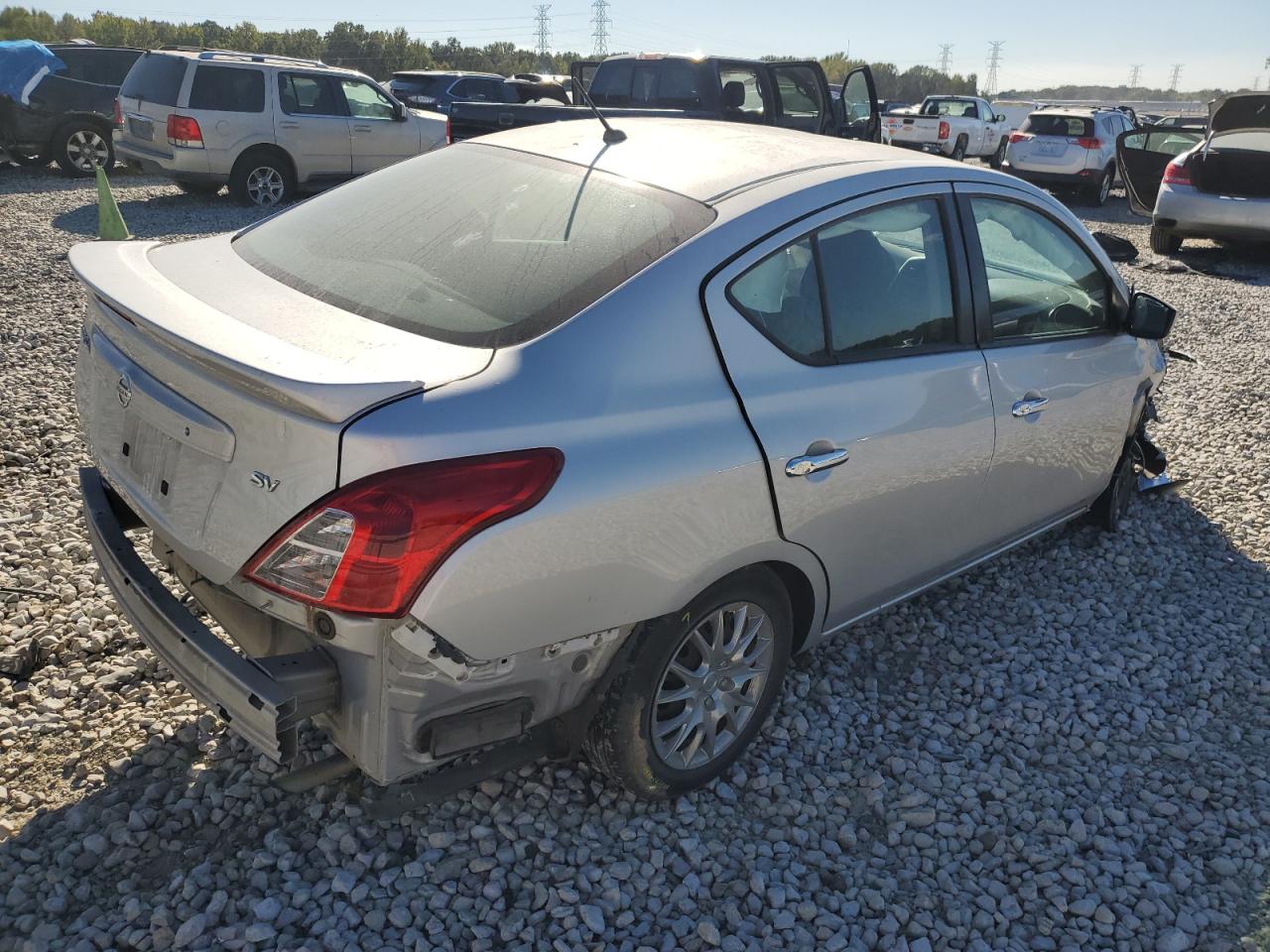 2019 Nissan Versa - Image 3