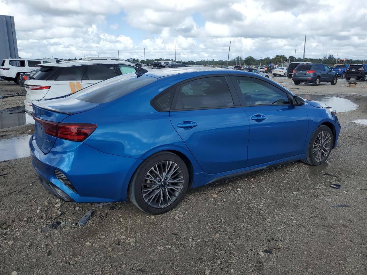 2023 Kia Forte - Image 3