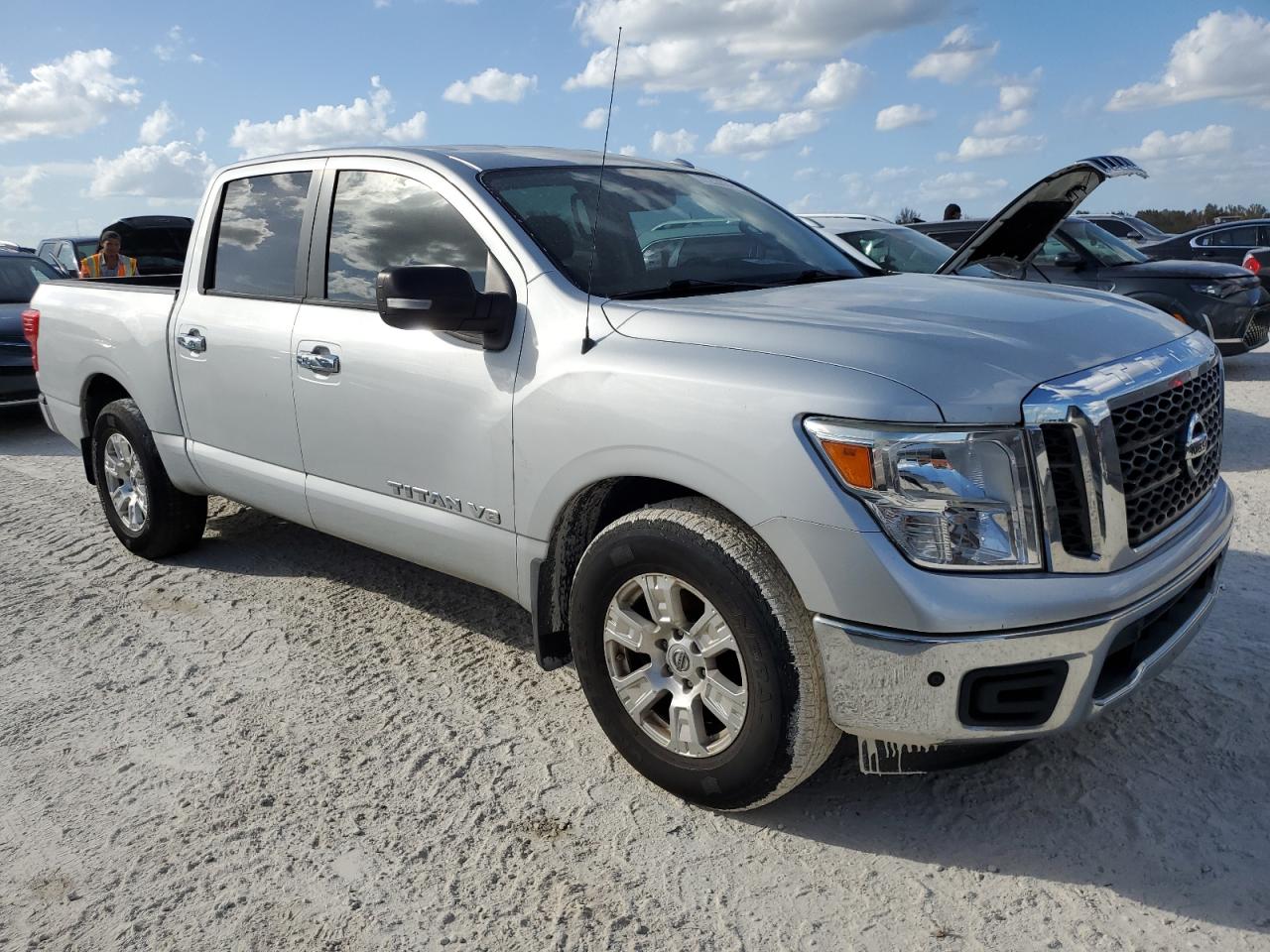 2018 Nissan Titan - Image 4