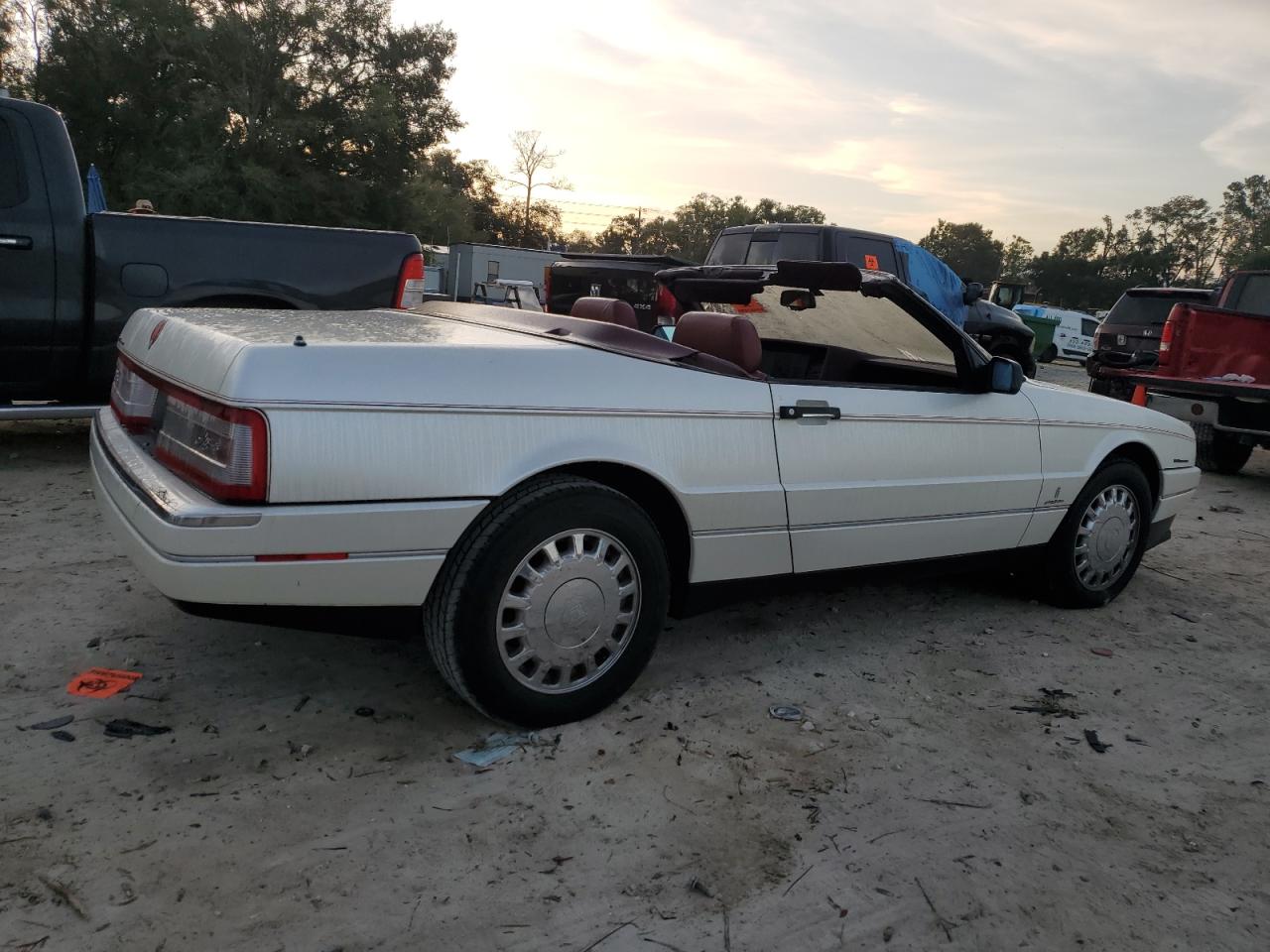 1993 Cadillac Allante - Image 3