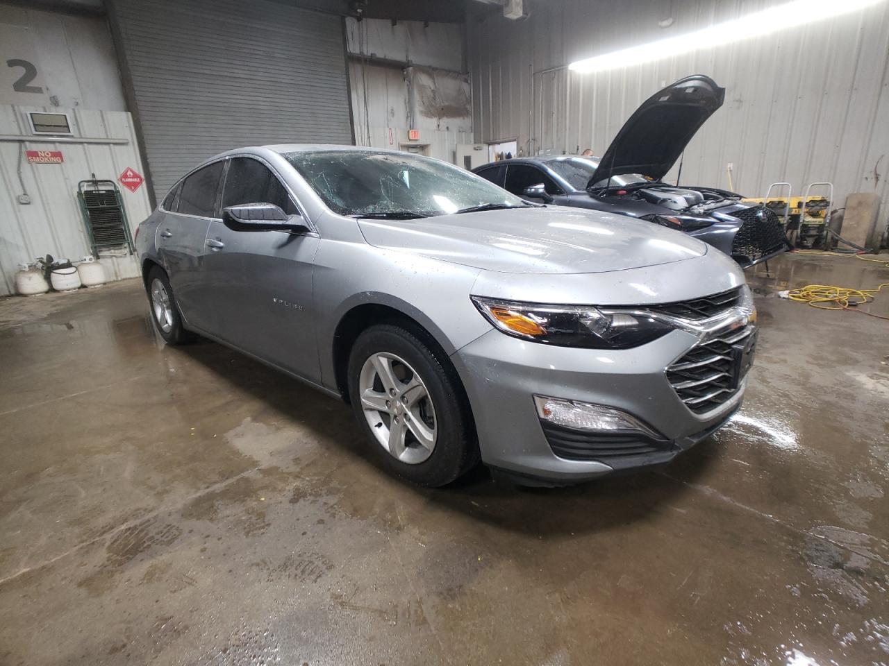 2023 Chevrolet Malibu - Image 4