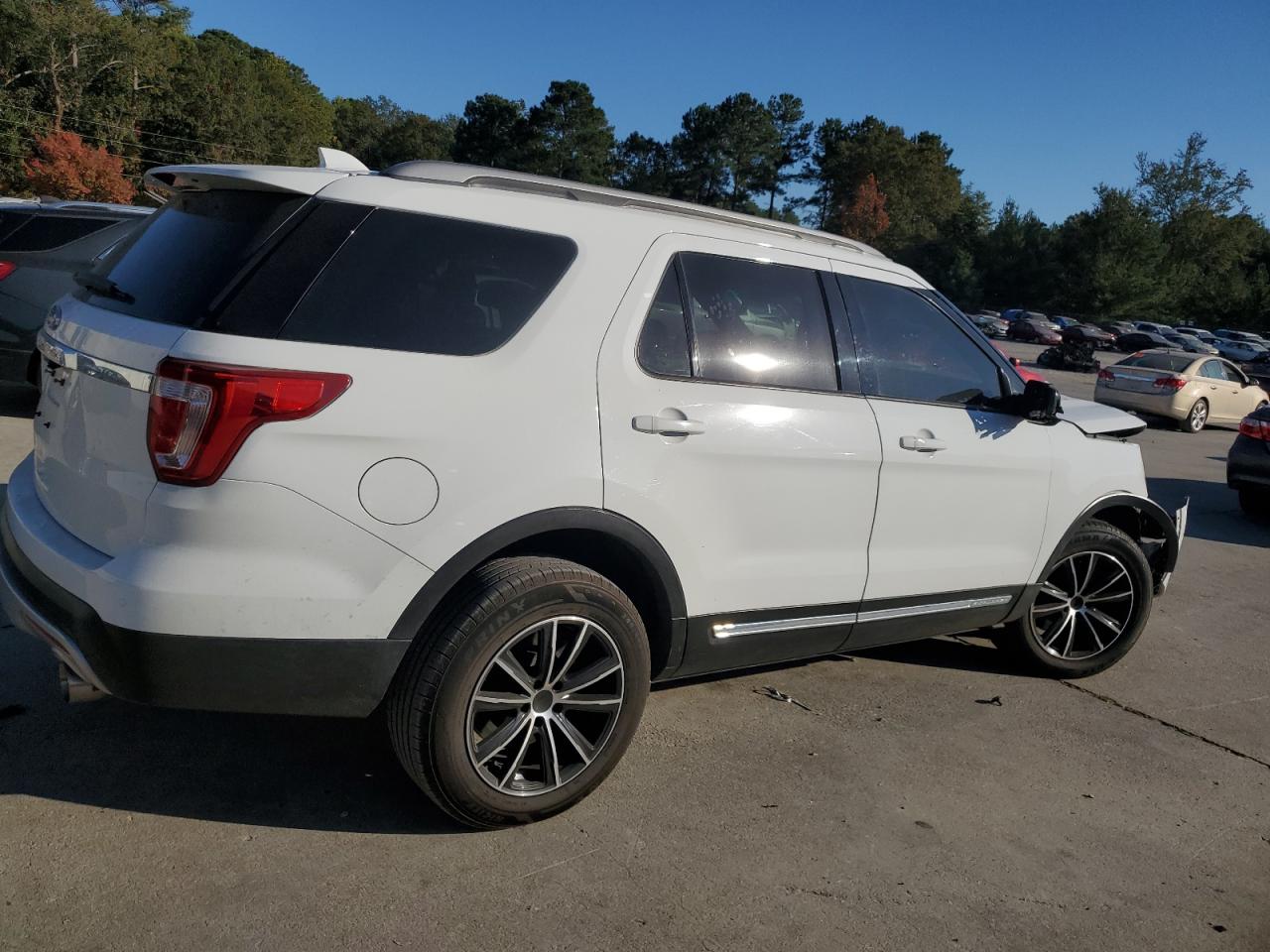 2017 Ford Explorer - Image 3