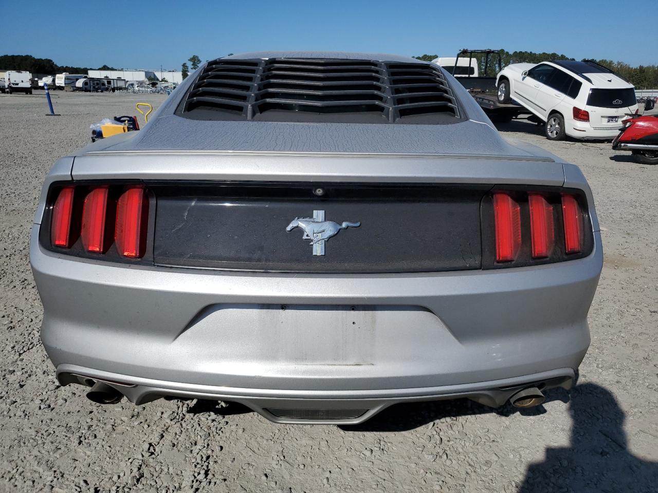 2015 Ford Mustang - Image 6