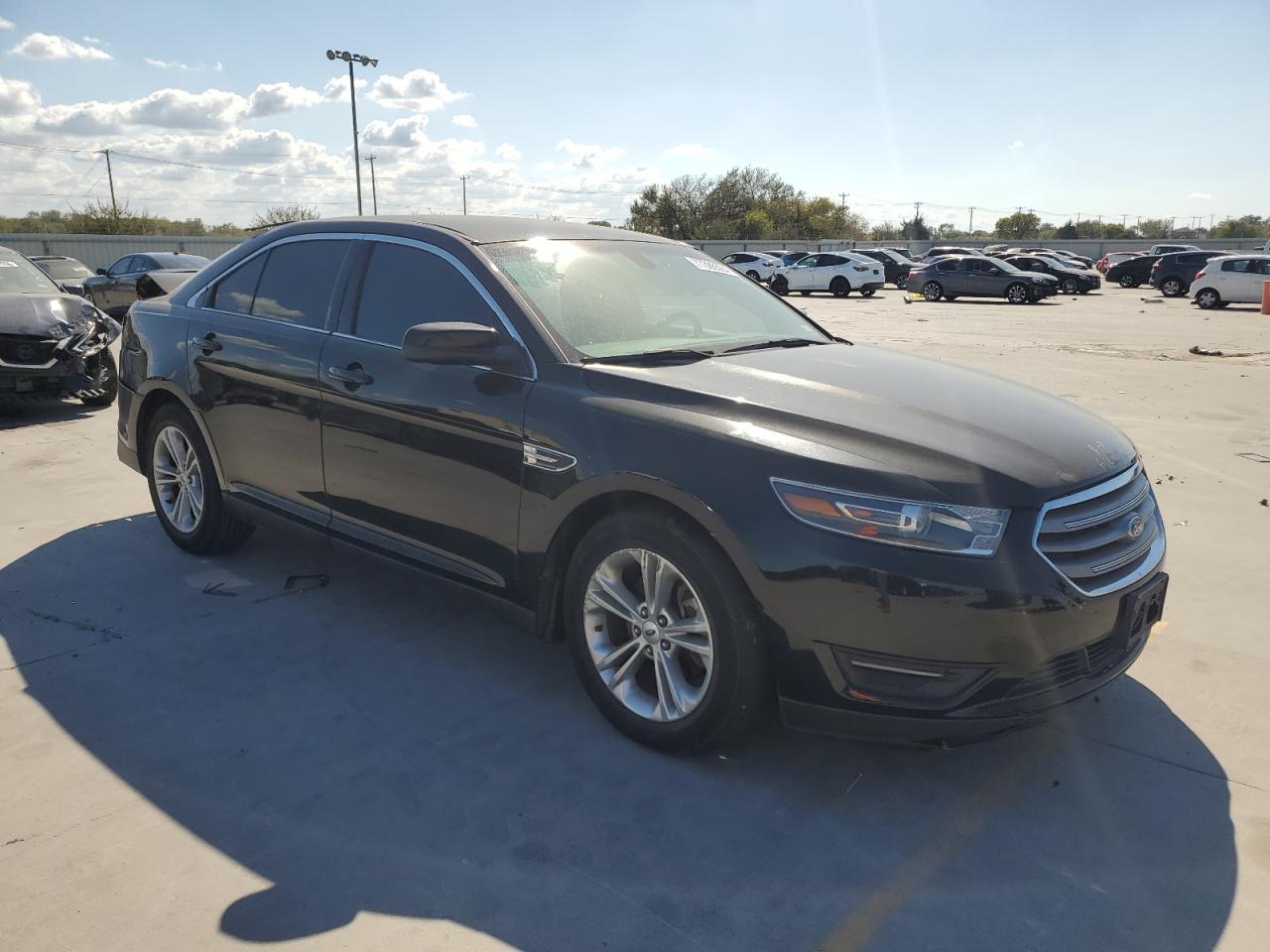 2016 Ford Taurus - Image 4