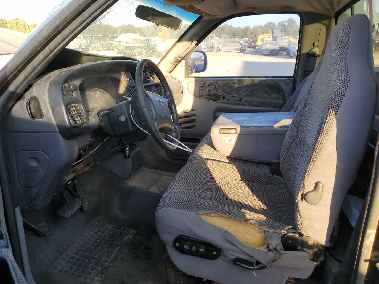 1998 Dodge RAM - Image 7