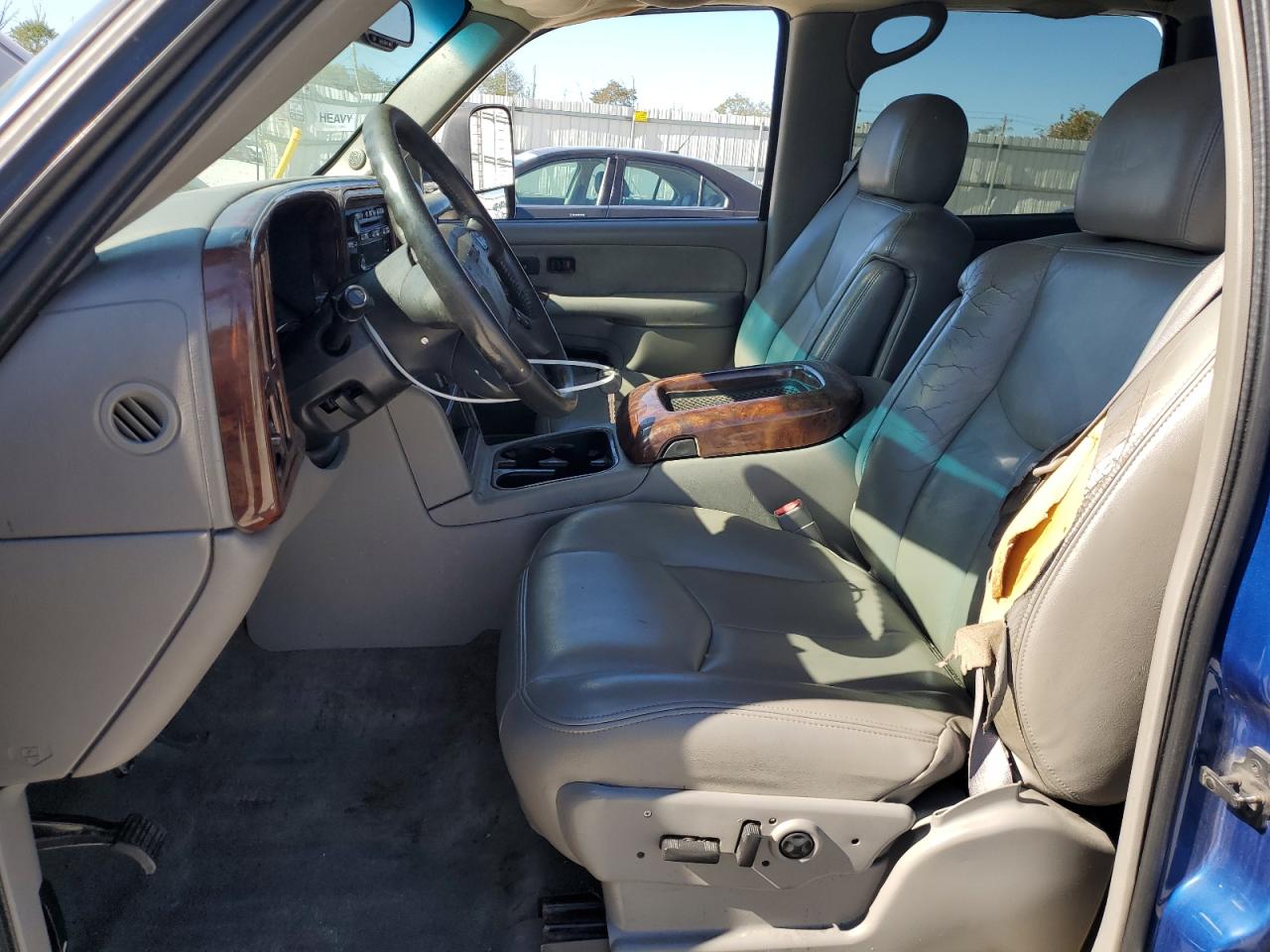 2003 GMC Sierra - Image 7