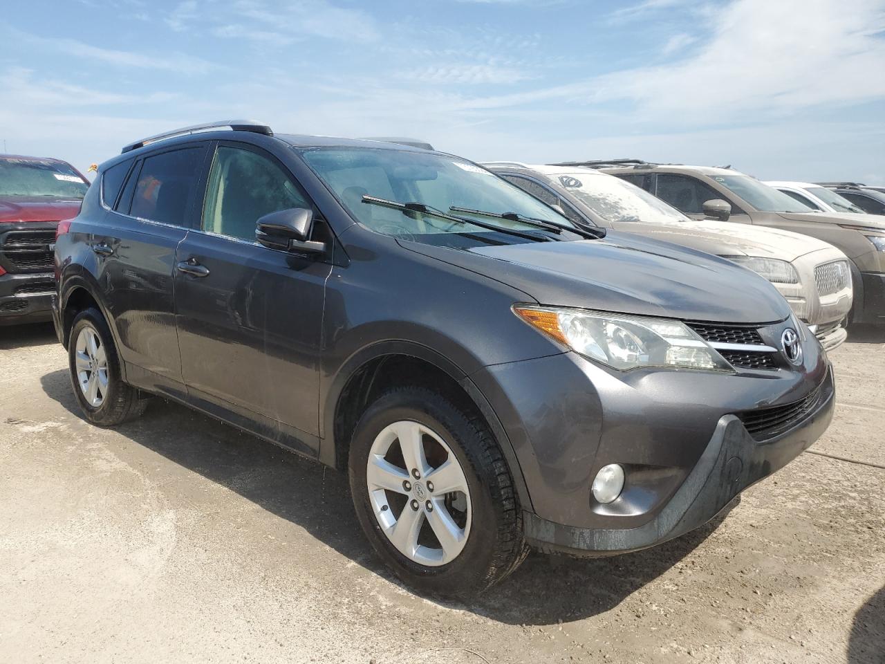 VIN JTMWFREV6D5003592 2013 TOYOTA RAV4 no.4