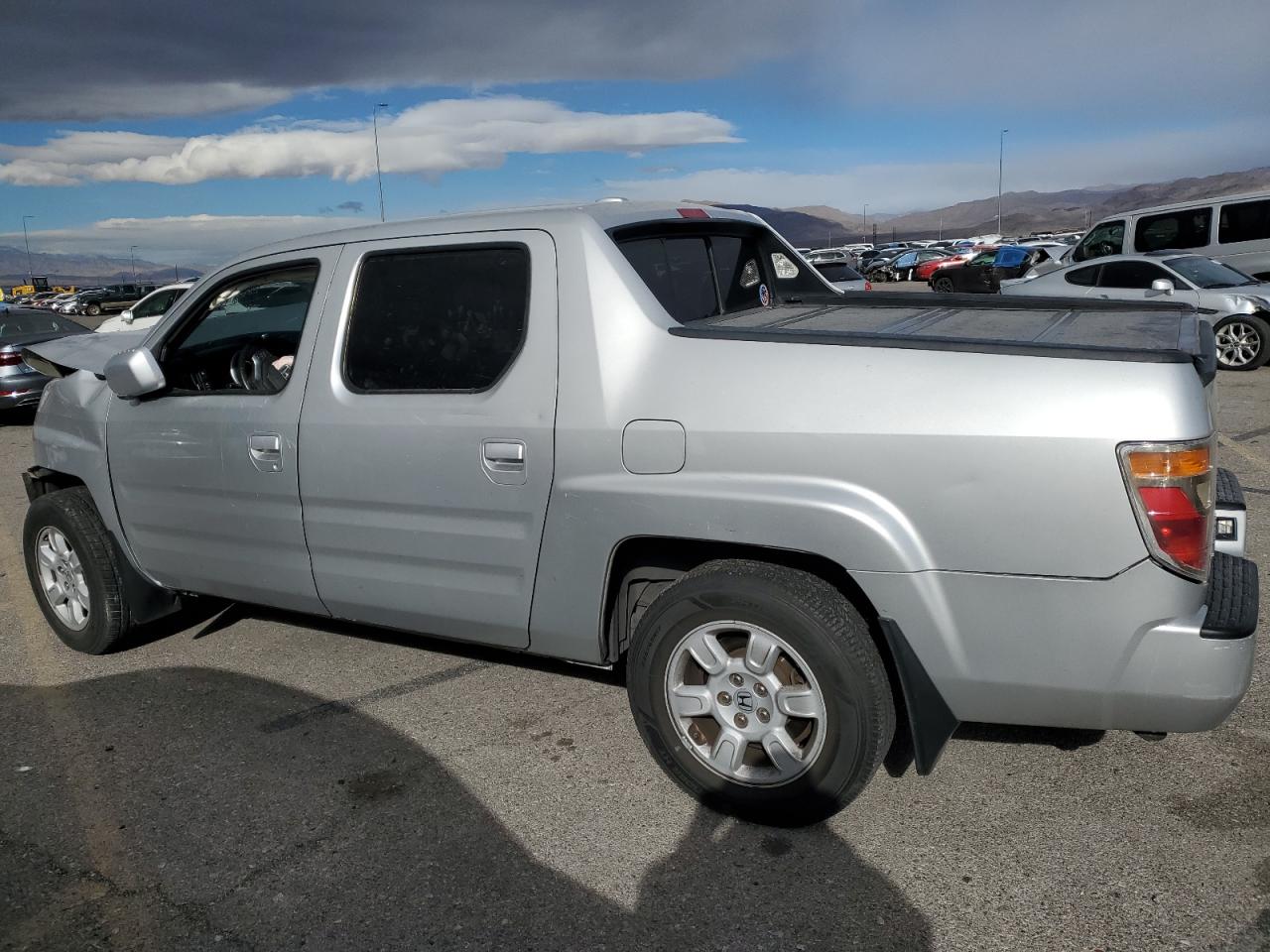 2007 Honda Ridgeline - Image 2