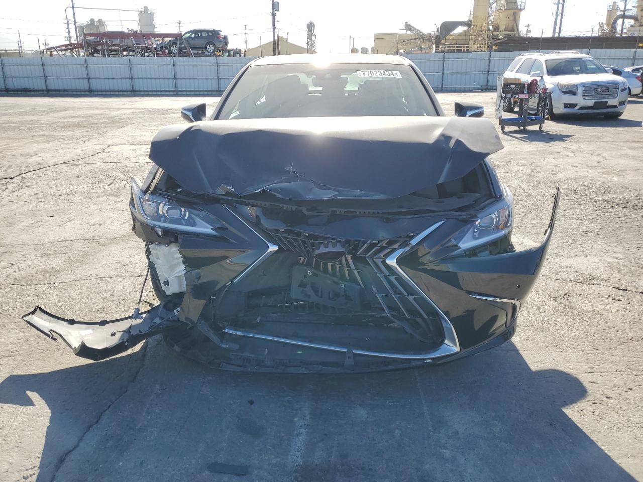2022 Lexus ES - Image 5