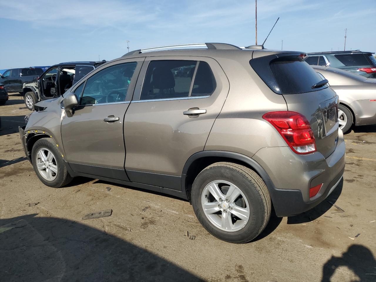 KL7CJLSB3LB351212 2020 CHEVROLET TRAX - Image 2