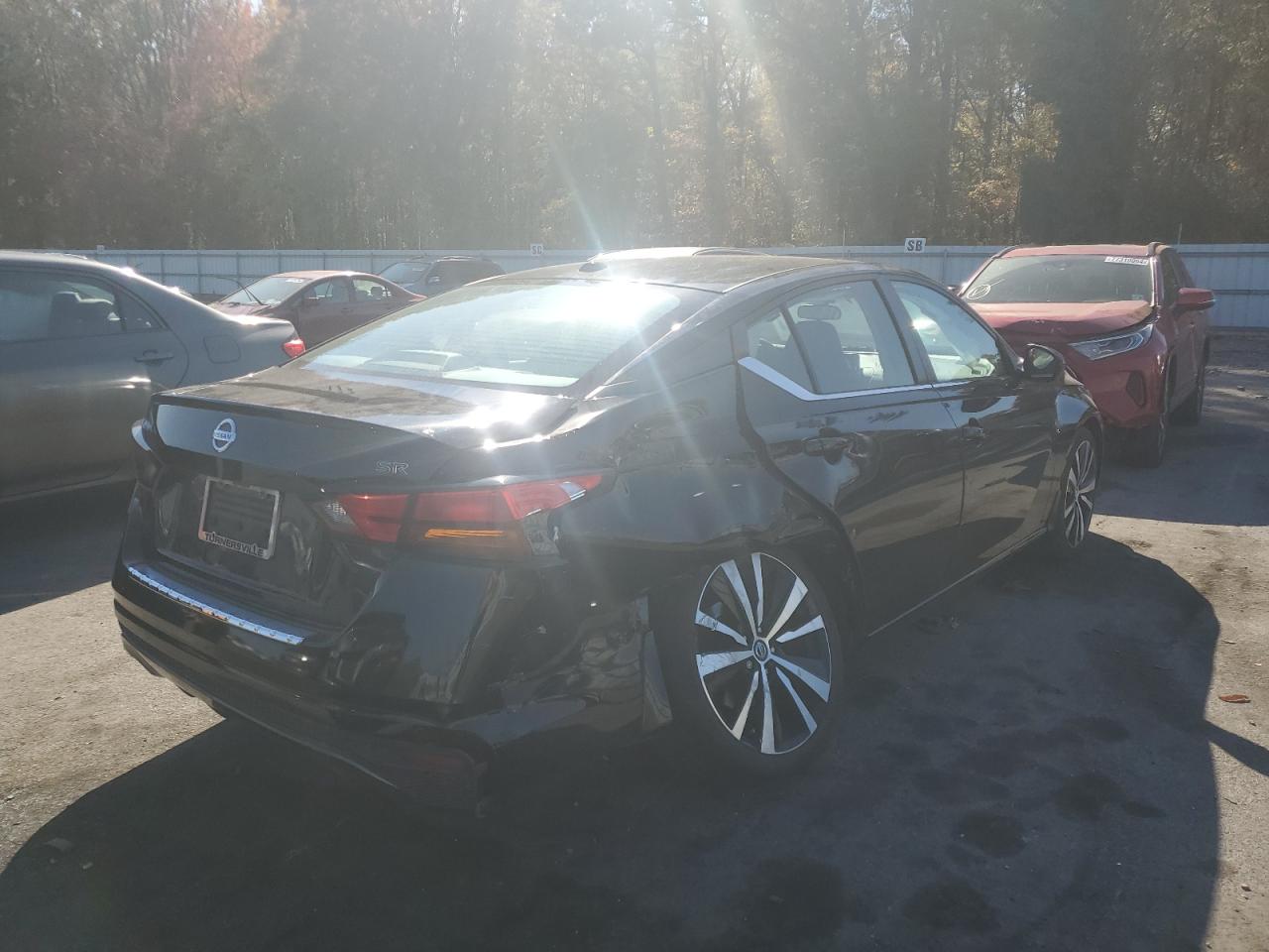 2020 Nissan Altima - Image 3