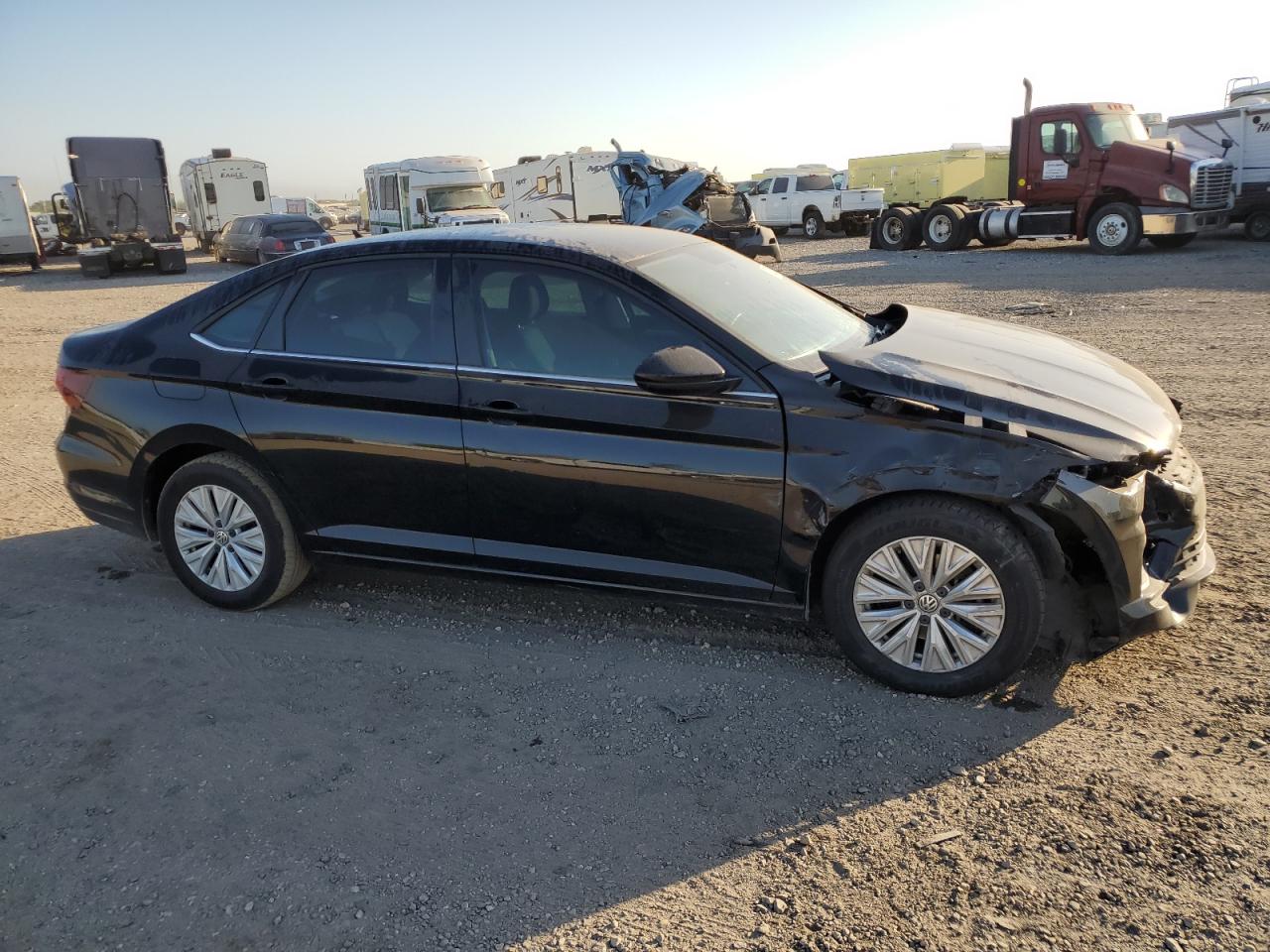 2019 Volkswagen Jetta - Image 4