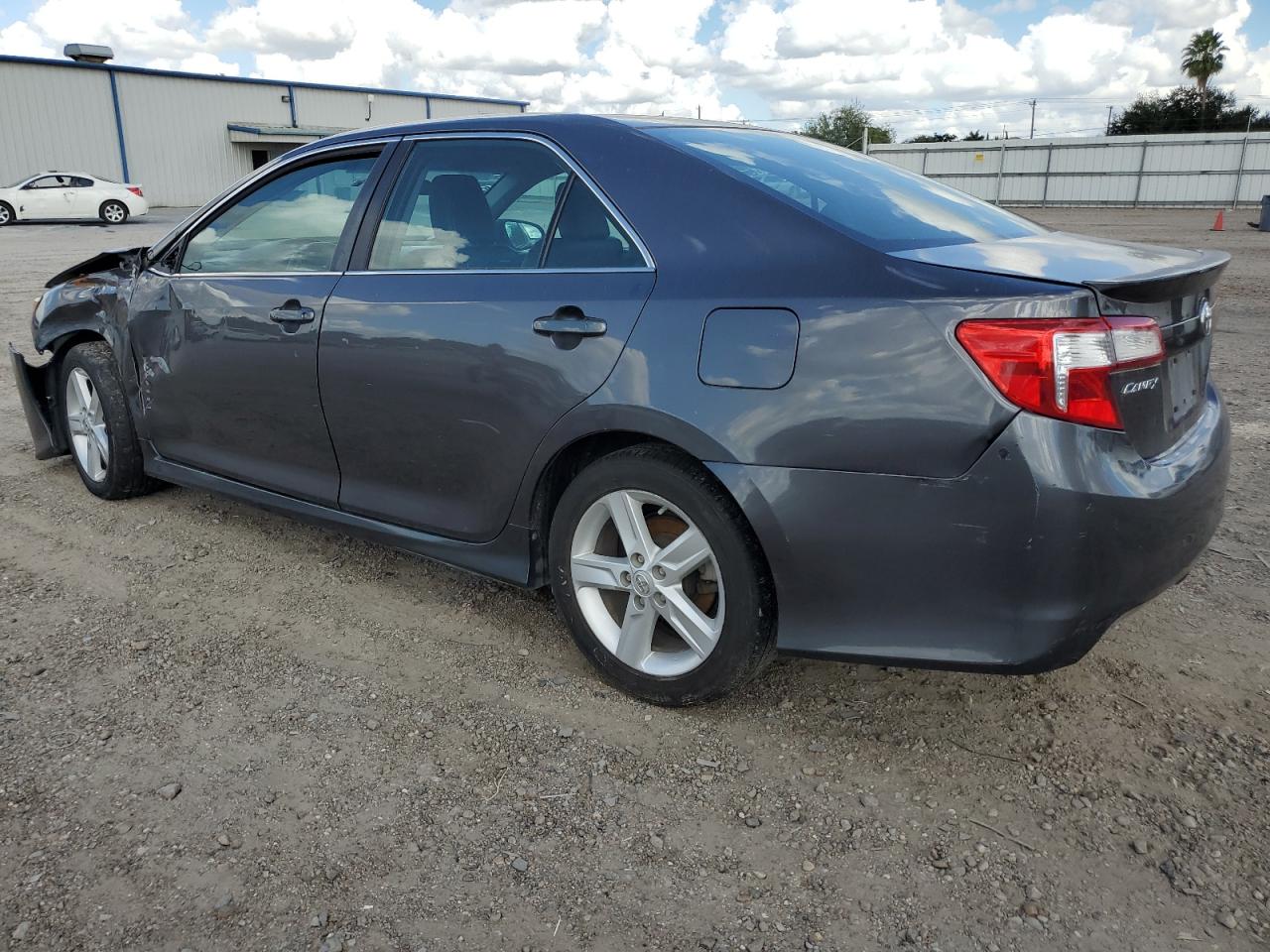 VIN 4T1BF1FK1DU280155 2013 TOYOTA CAMRY no.2