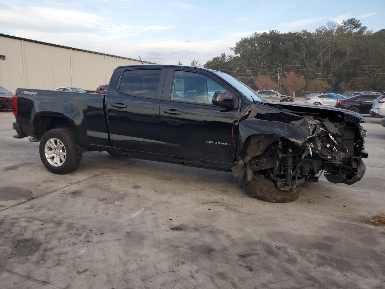 2022 Chevrolet Colorado - Image 4