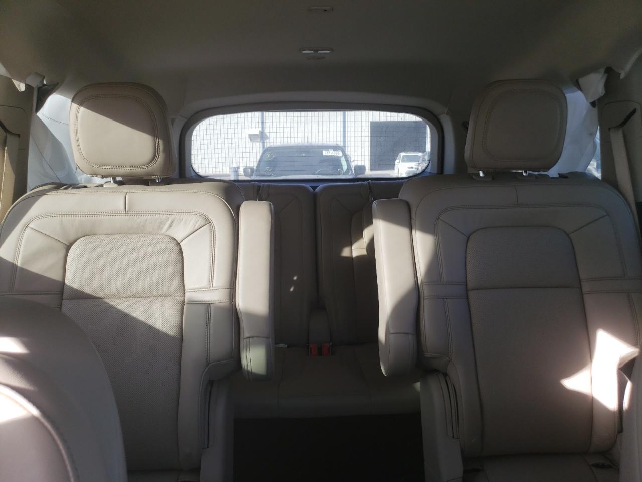 2020 Lincoln Aviator - Image 10